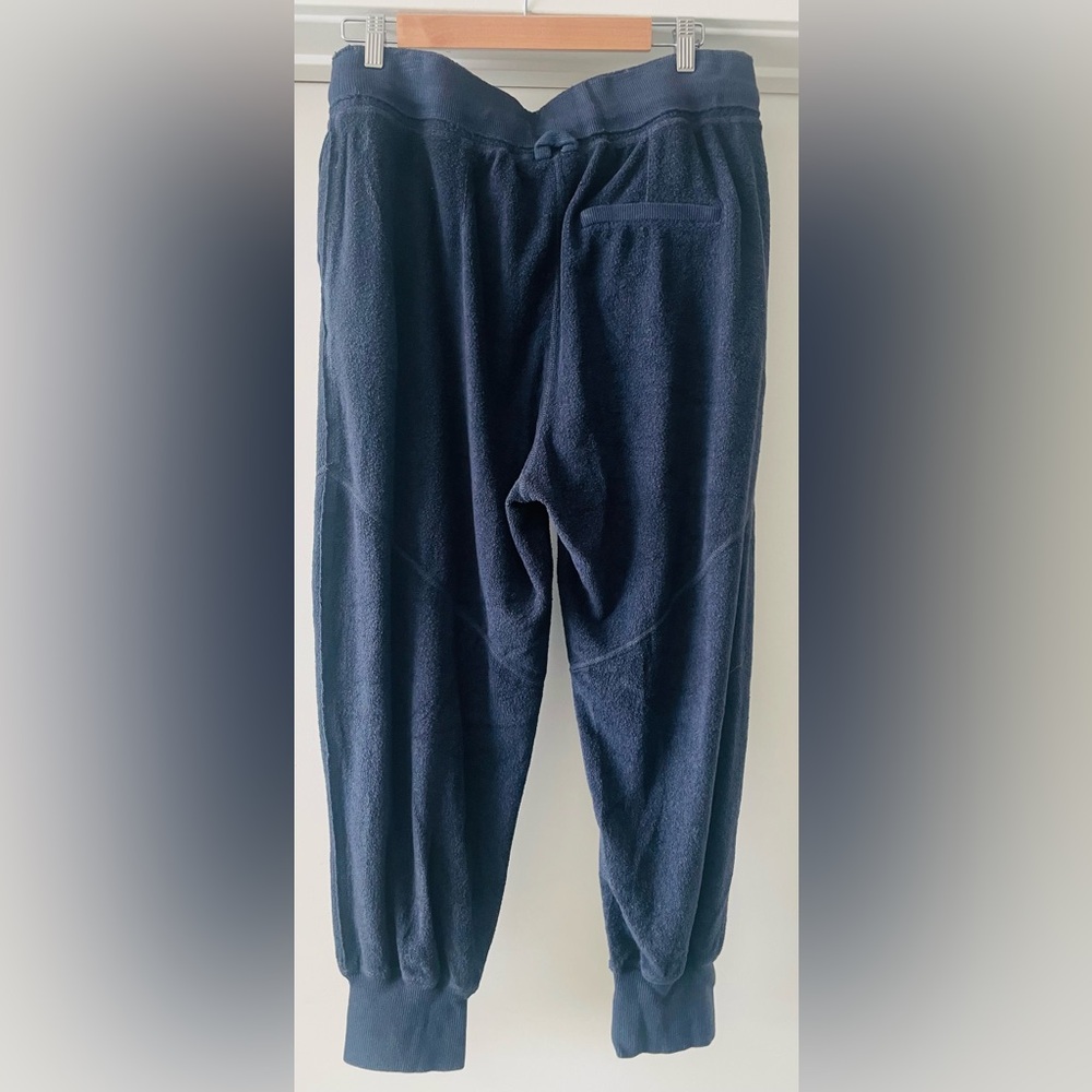 FREE PEOPLE MOVEMENT Navy Blue
Radiant Terry Hoodie & Pant Twin Set - Picture 15 of 16